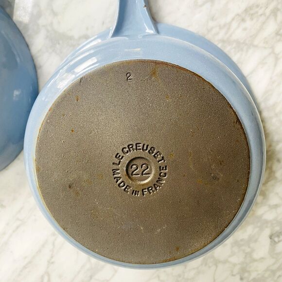 Le Creuset 2.5Qt Saucepan/Skillet Lid #22 Set Grayish Blue Multifunction 2-in-1 - Picture 5 of 9